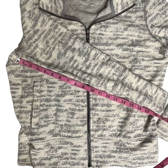 ZYIA Active Women's Cream and Gray Athletic Full Zip Sweater Size Small - Picture 6 of 8